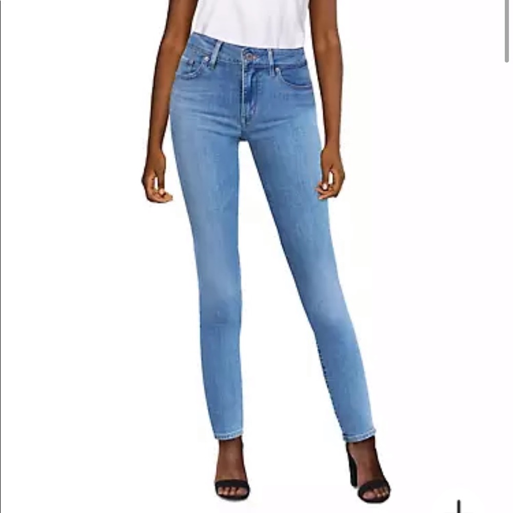 Levi’s 711 skinny jeans